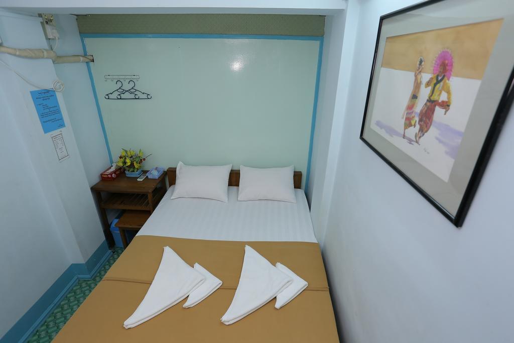 Chan Myae Thar Guest House Yangon Oda fotoğraf